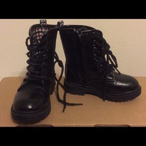 Ceni Kids Boots (Size 10)